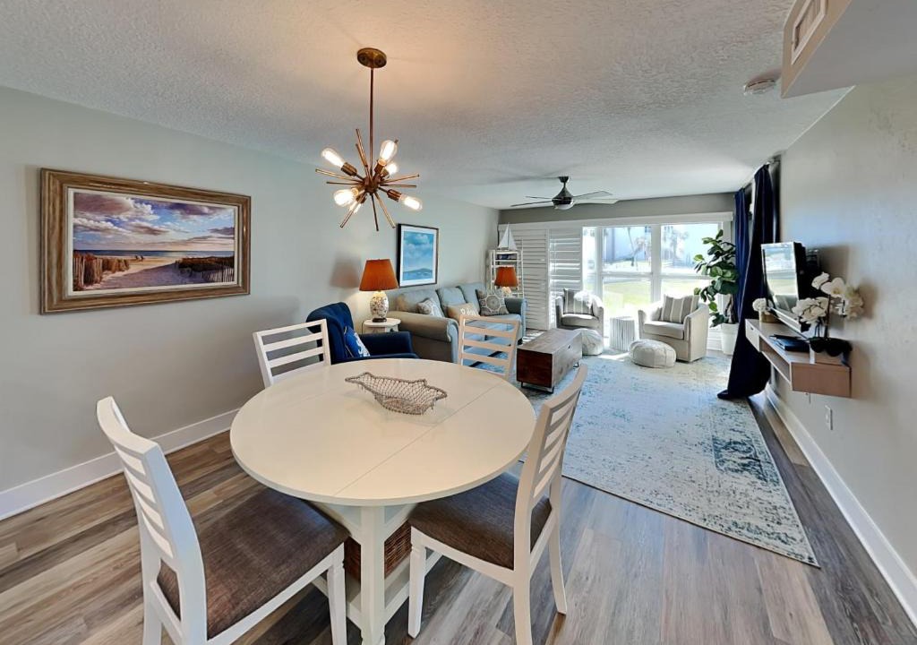 Crescent Beach Apartment | Trade Winds 101
