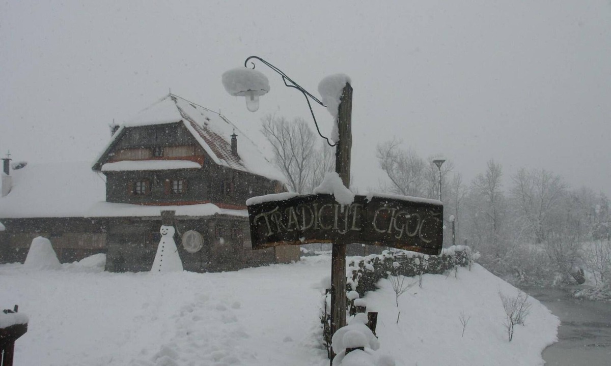 Sisak House | Tradicije Čigoč