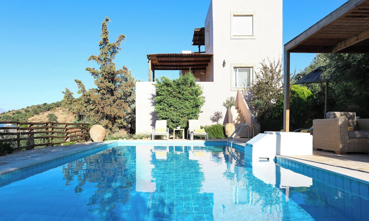Mires Villa | Traditional villa in a serene environment with amazing sea view in Listaros