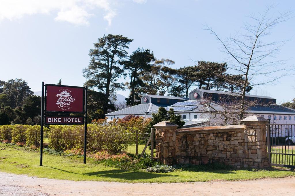 Elgin Hotel | Trail's End