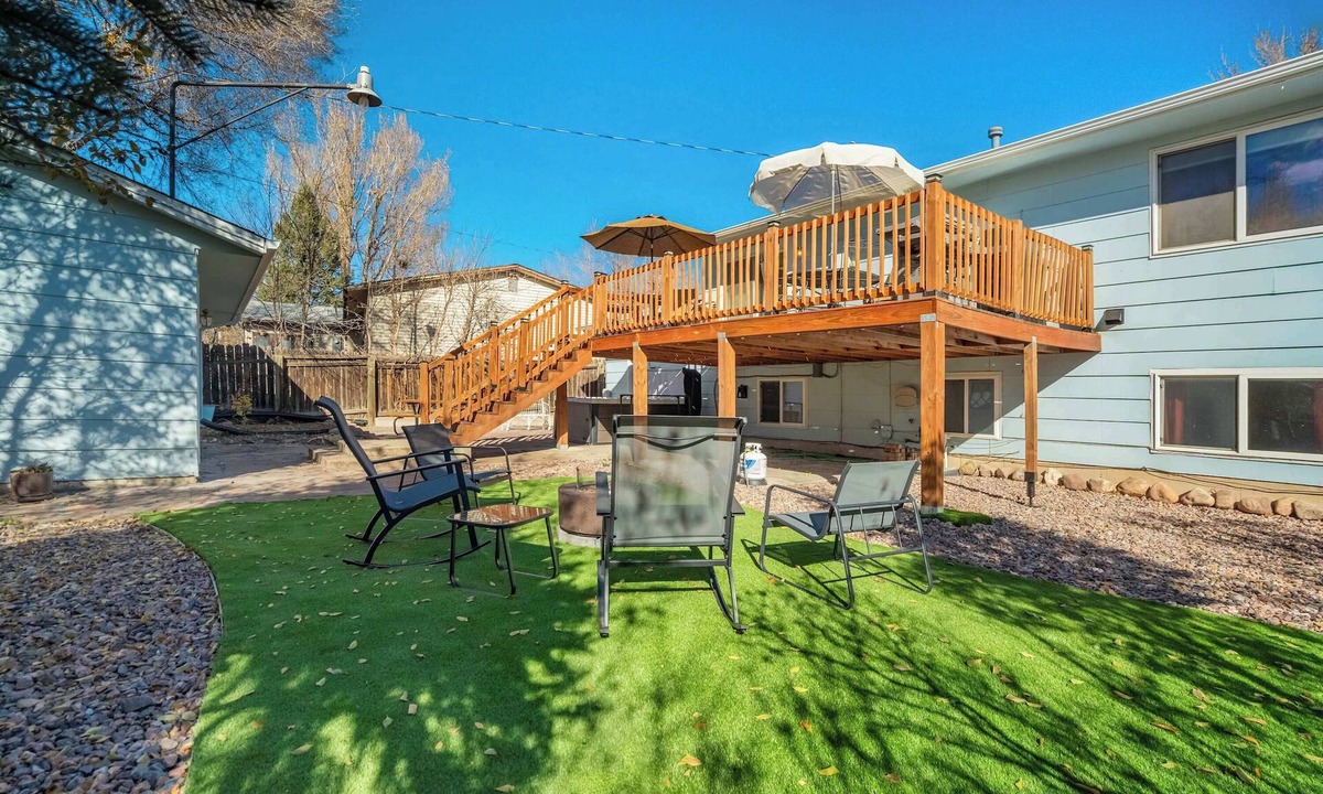 Pleasant Valley House | Trailbend Crossing! Hot Tub near Garden of the Gods