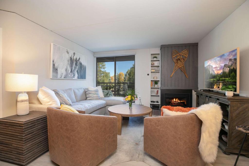 Peak 9 Apartment | Trails End Alpine Dream Condo: Ski In/Out, Walk to Town