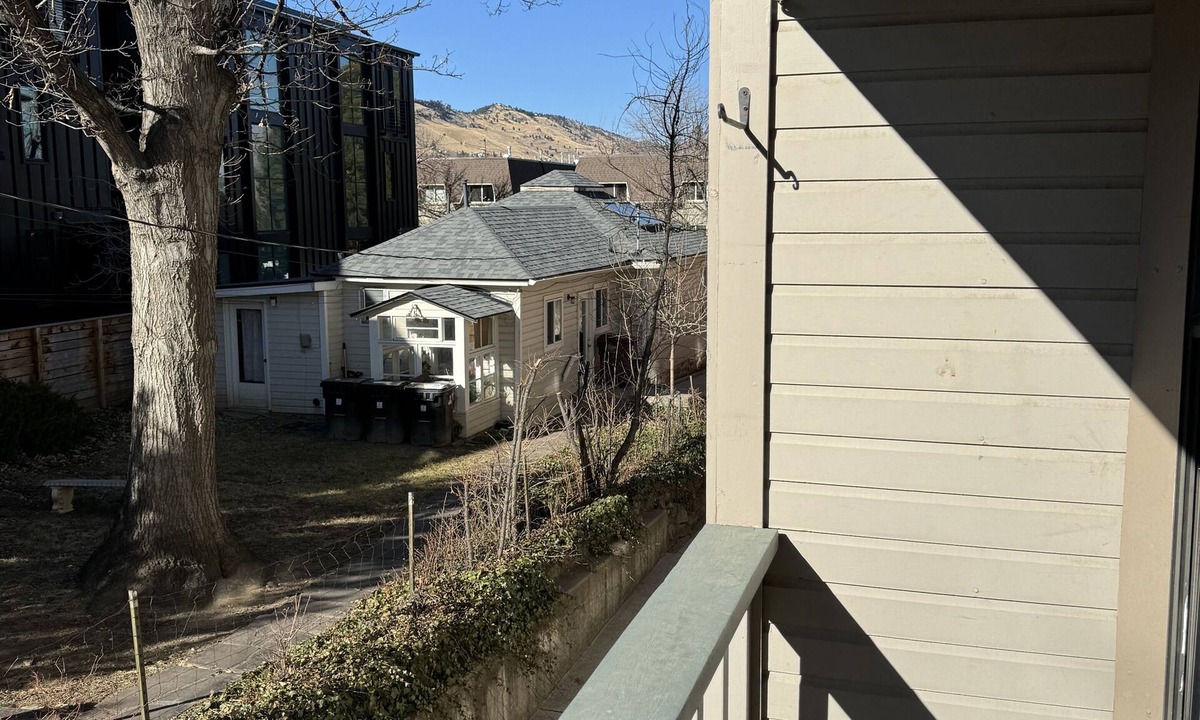 Newlands Condo | Trails, privacy and proximity; downtown condo