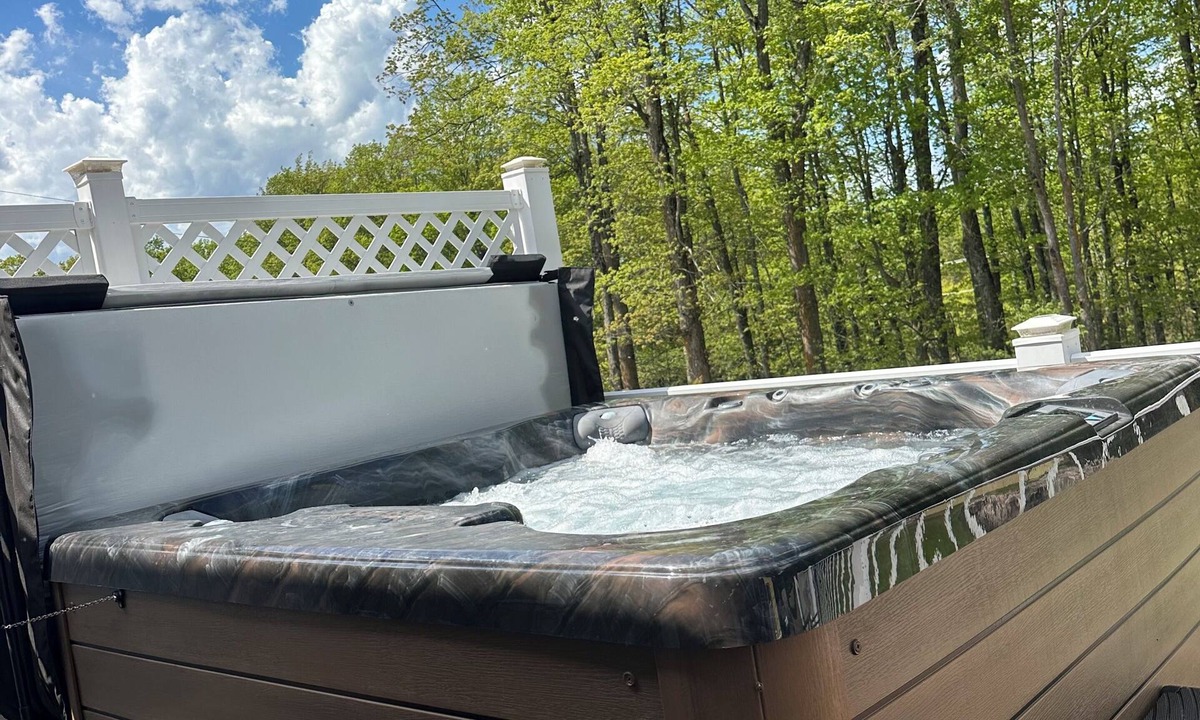 Wakefield House | Trailside#2 TRAILER PARKING/HOT TUB, 2 bed2bath, ATV, snowmobile, ski, snowboard