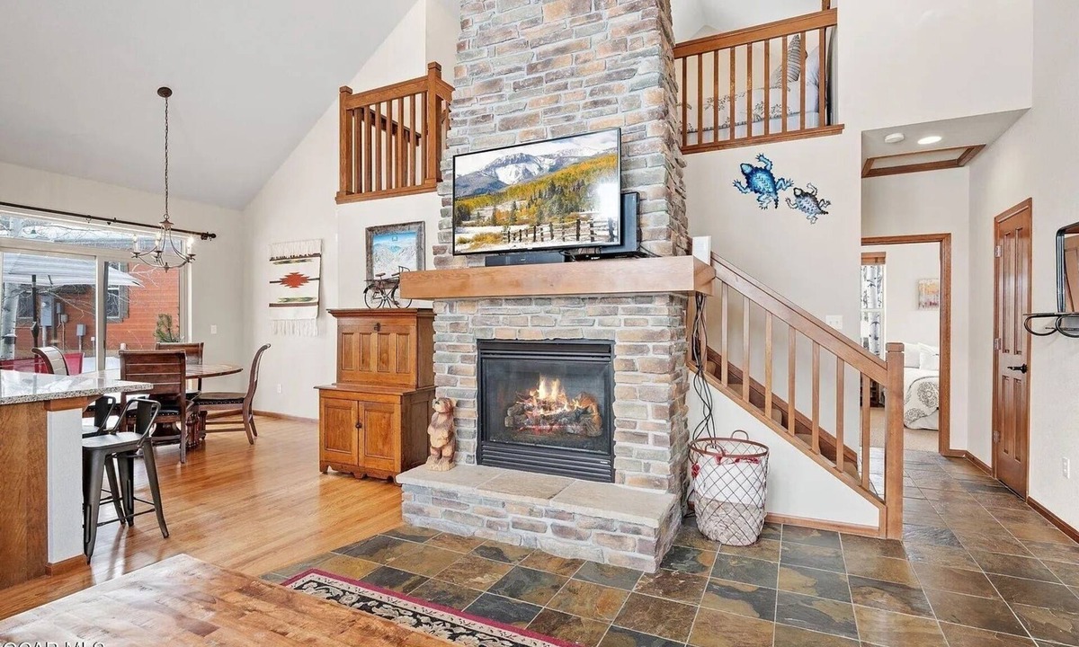 Granby House | Trailside Haven: Ski-In/Ski-Out 3BR + Loft w/Mountain Views