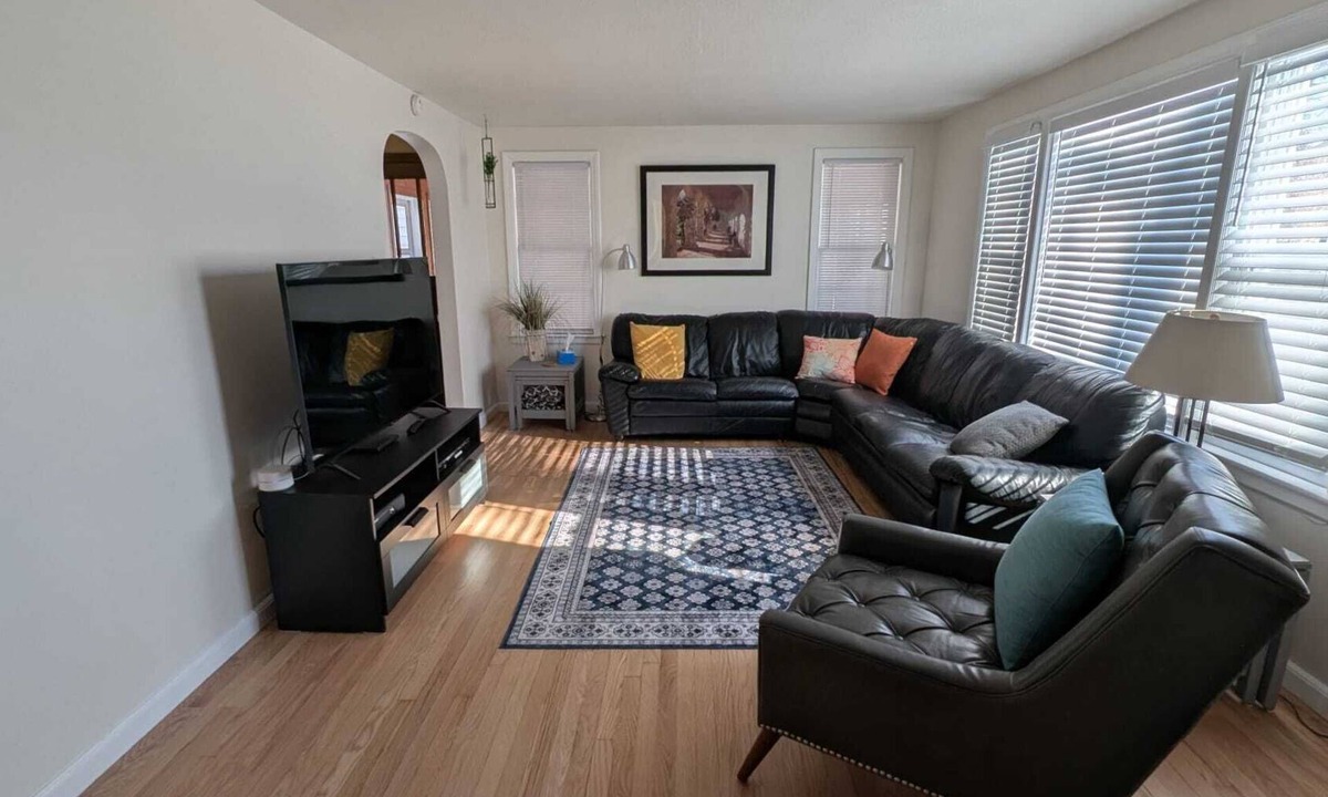 Raytown House | Trailview: Walk to Stadium! Free Fubo for World Cup, Plenty of Parking! Dogs OK