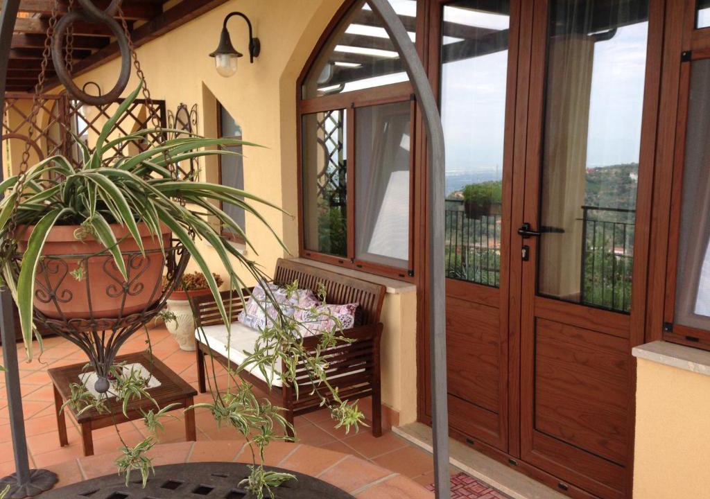 Ogliastro Cilento Bed & Breakfast | Tramonto Su Capri