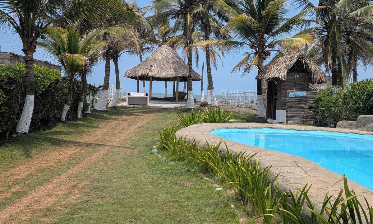 San Bernardo del Viento House | Tranquil total cabana and beach front property in San Bernardo del Viento
