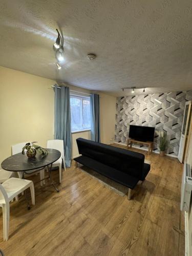 Jubilee Apartment | Tranquil 1BD in Edmonton