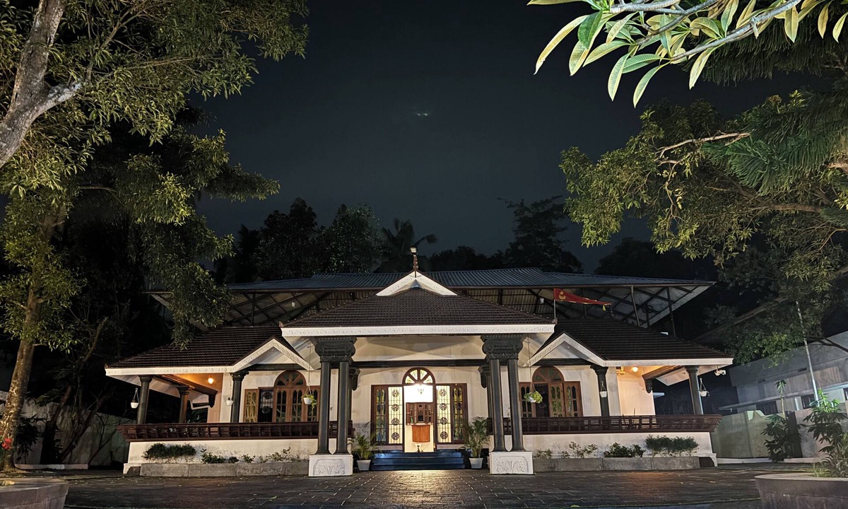 Chirayinkil House | Tranquil 2-Bedroom Haven with AC near Varkala North Cliff