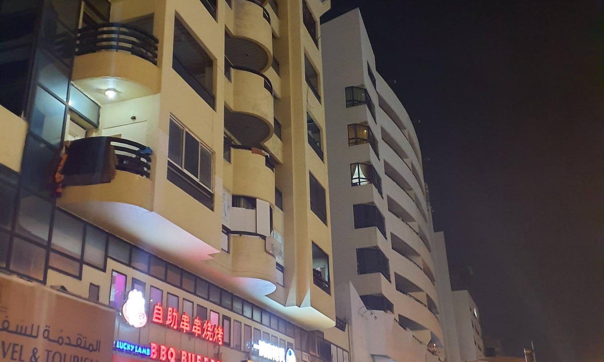 Al Qusais Bed & Breakfast | Tranquil 2-bedroom hostel in brilliant Dubai with AC, WiFi Safe and clean.