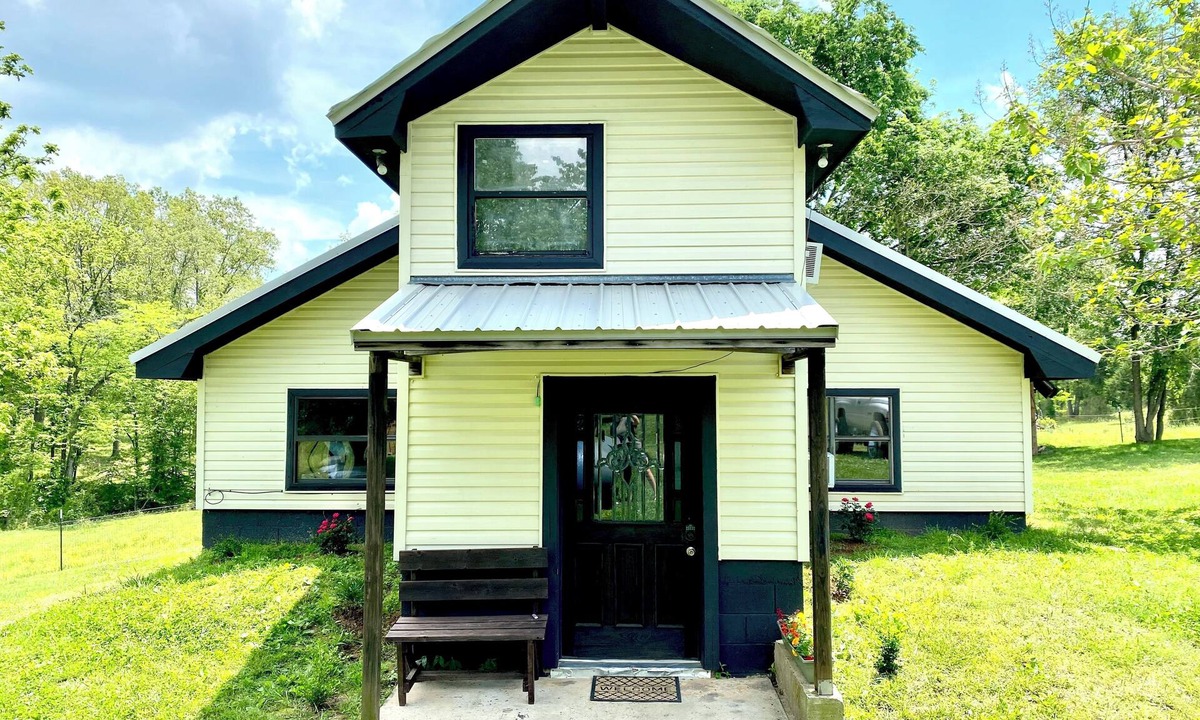 Marshall House | Tranquil 2-bedroom house with AC, fire pit, & game room in the Ozarks