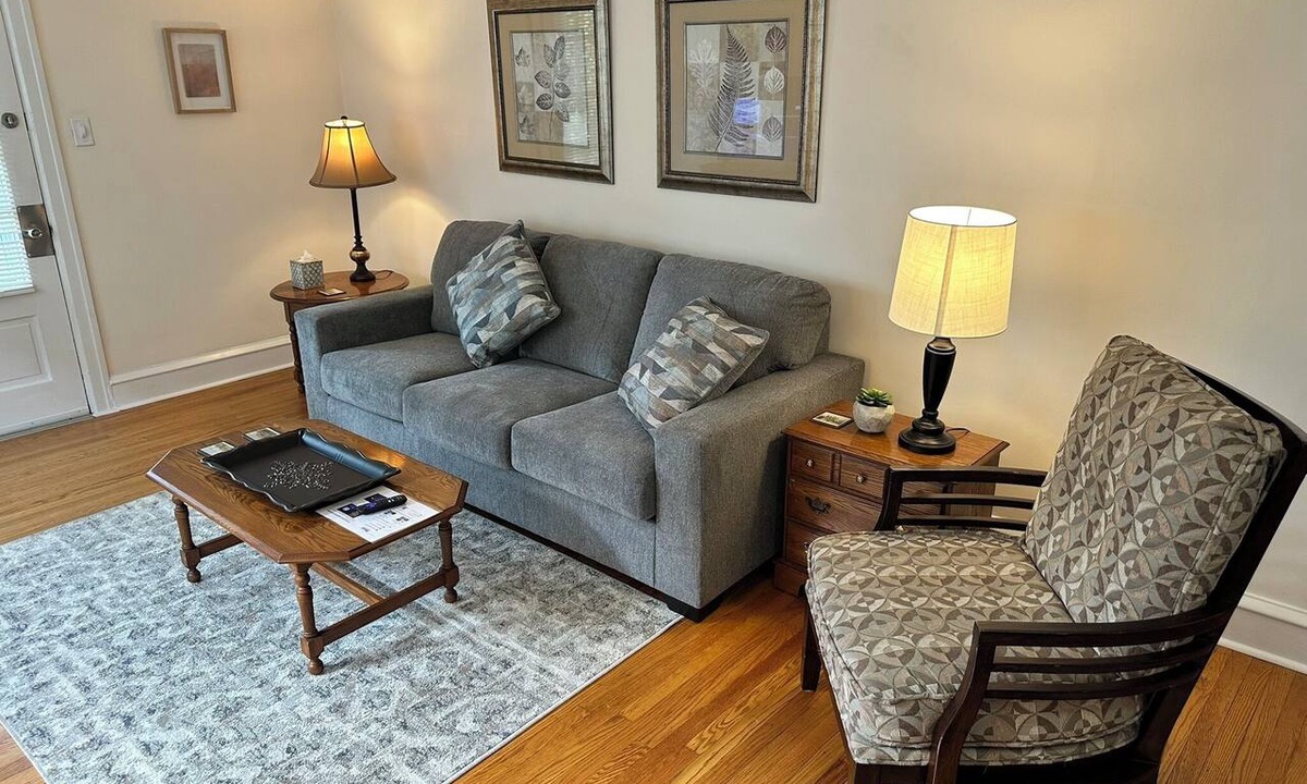 Bryn Mawr Apartment | Tranquil 2 BR Grnd Fl Near Bryn Mawr College