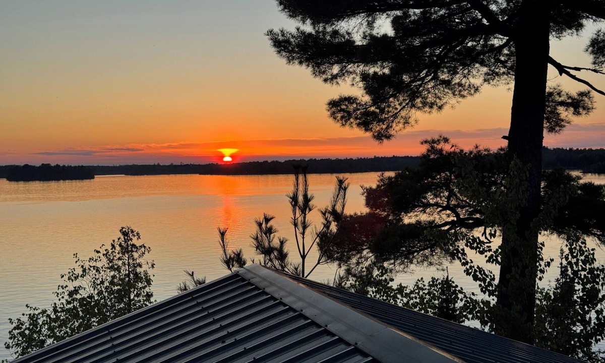 Tower Cabin | Tranquil 3-bedroom cabin on scenic Lake Vermilion