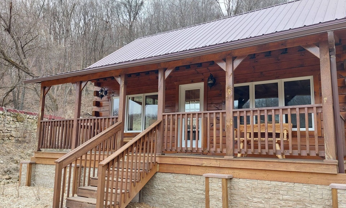Ontario Cabin | Tranquil Amish-built cabin near Wildcat State Park