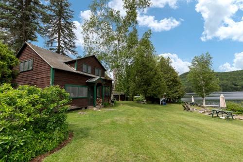 Lyme House | Tranquil Cabin on a Lake with Private Porch near Lebanon, New Hampshire
