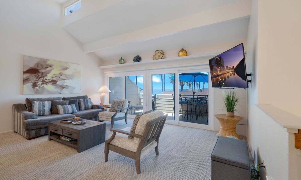 Leucadia House | Tranquil Coastal Living | Oceanview Seabluffe Beachfront Townhouse