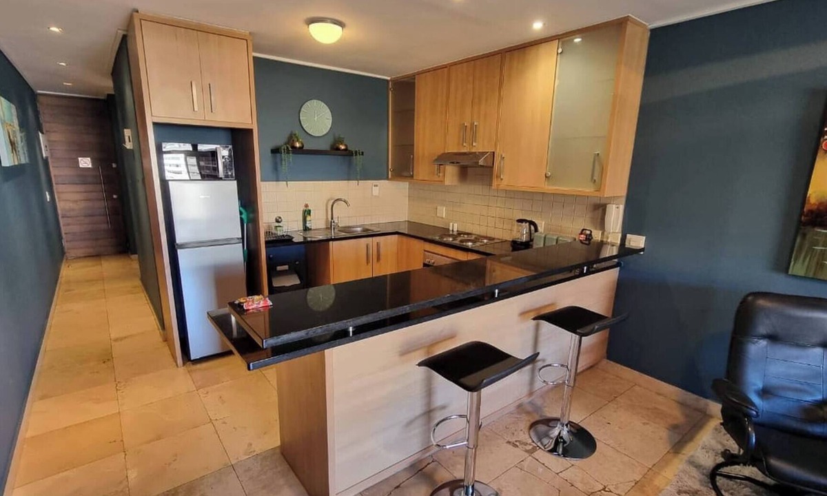 Eikenbosch Apartment | Tranquil Executive Apartment with Lake Views in Cape Town