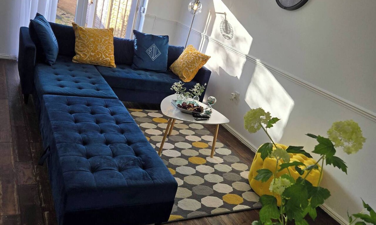 Featherstone House | Tranquil Getaway in Wolverhampton - Perfect for Relaxation