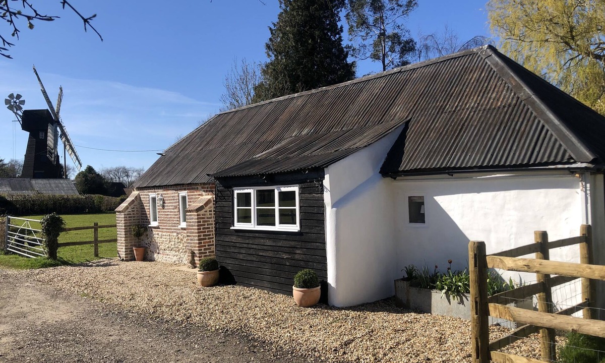 Stelling Minnis Cottage | Tranquil grade II listed barn next to historic windmill