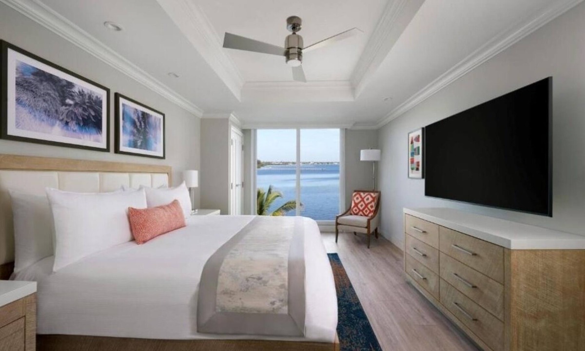 Charlotte Harbor Hotel | Tranquil Harbor Escape – 2 Villas with 3 Bedrooms for Wellness Seekers