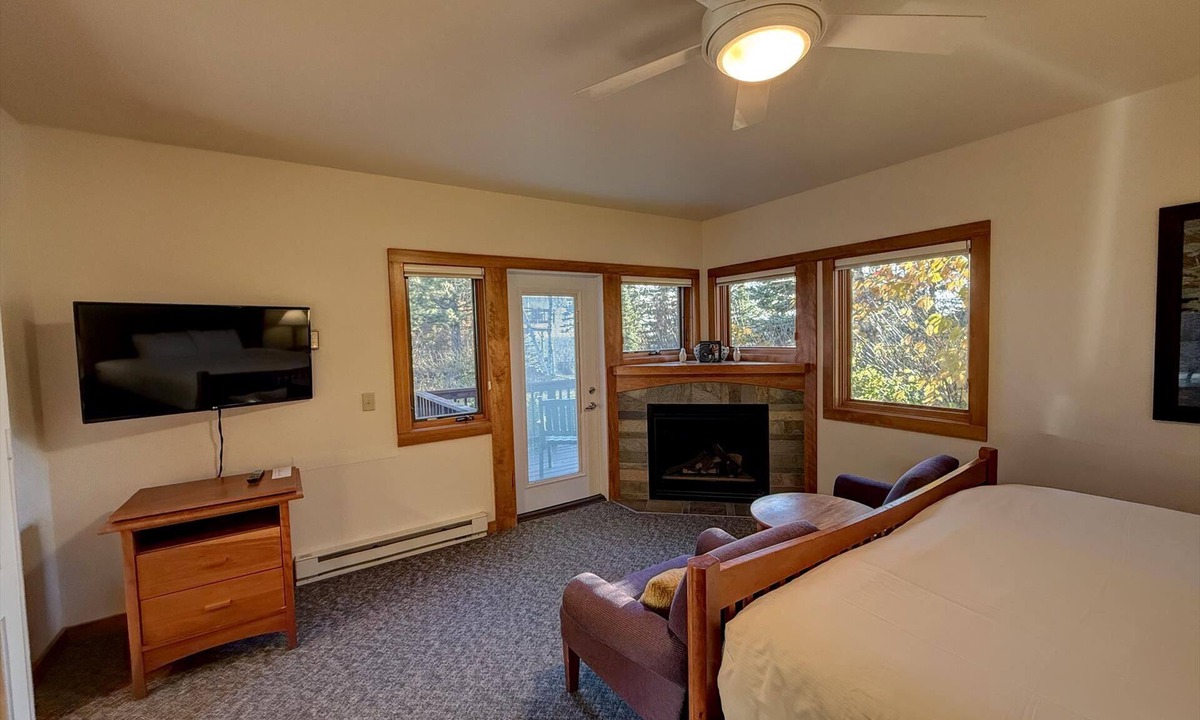 Lutsen Condo | Tranquil Hillside Lower 1BR Guestroom in Lutsen