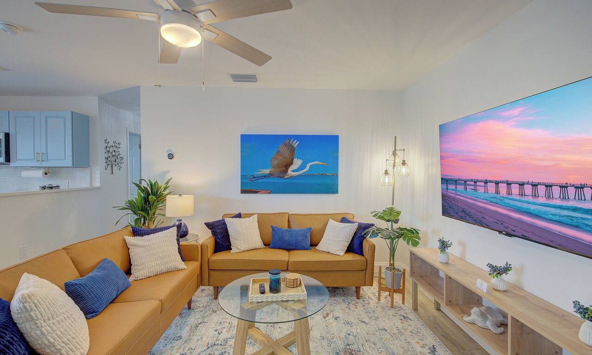 Dunedin Condo | Tranquil Locale King Beds 3 Miles 2 Downtown 1 Mile To Honeymoon Island