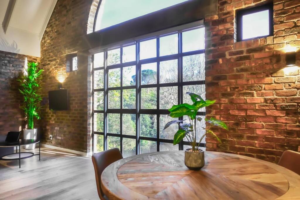 Stellenbosch Central Apartment | Tranquil Loft Design and Underground Parking