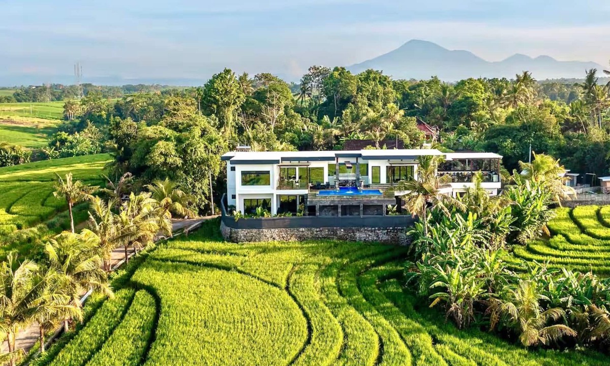 East Selemadeg Villa | Tranquil Luxury Stay with Rice-Field & Ocean Views, Private Pool+Bar, Chef & BBQ