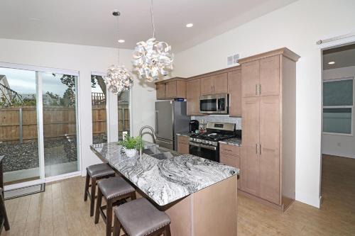 Grand Junction House | Tranquil Modern Haven home