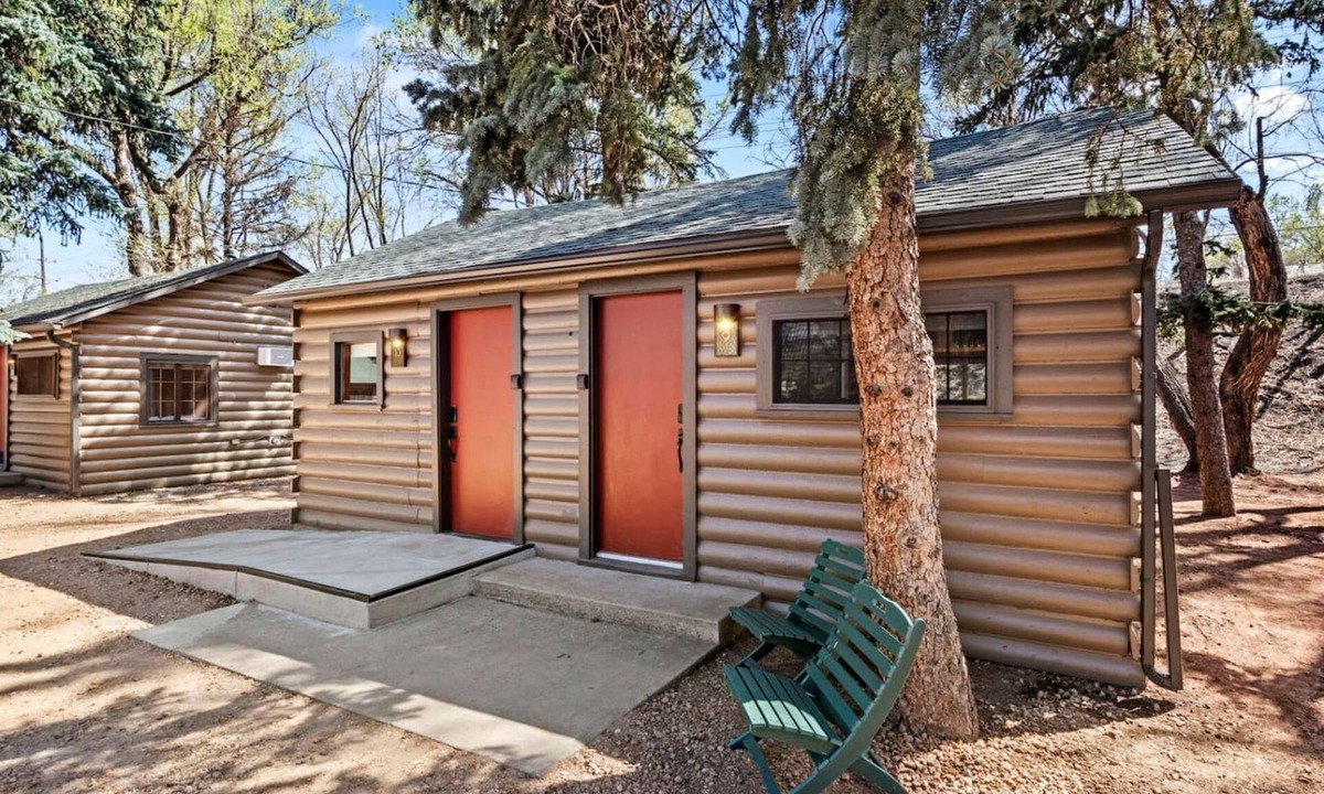 Colorado Springs Cabin | Tranquil Mountain Cabins with Modern Amenities near Garden of the Gods in Colorado Springs, Colorado