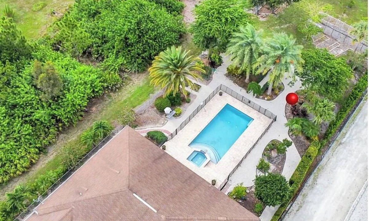 Rural Estates House | Tranquil Naples Getaway 4BR Home with Pool, Spa Orchard & Pond near Hospitals &