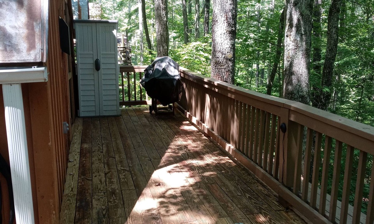 Wellington House | Tranquil Oaks Cabin.