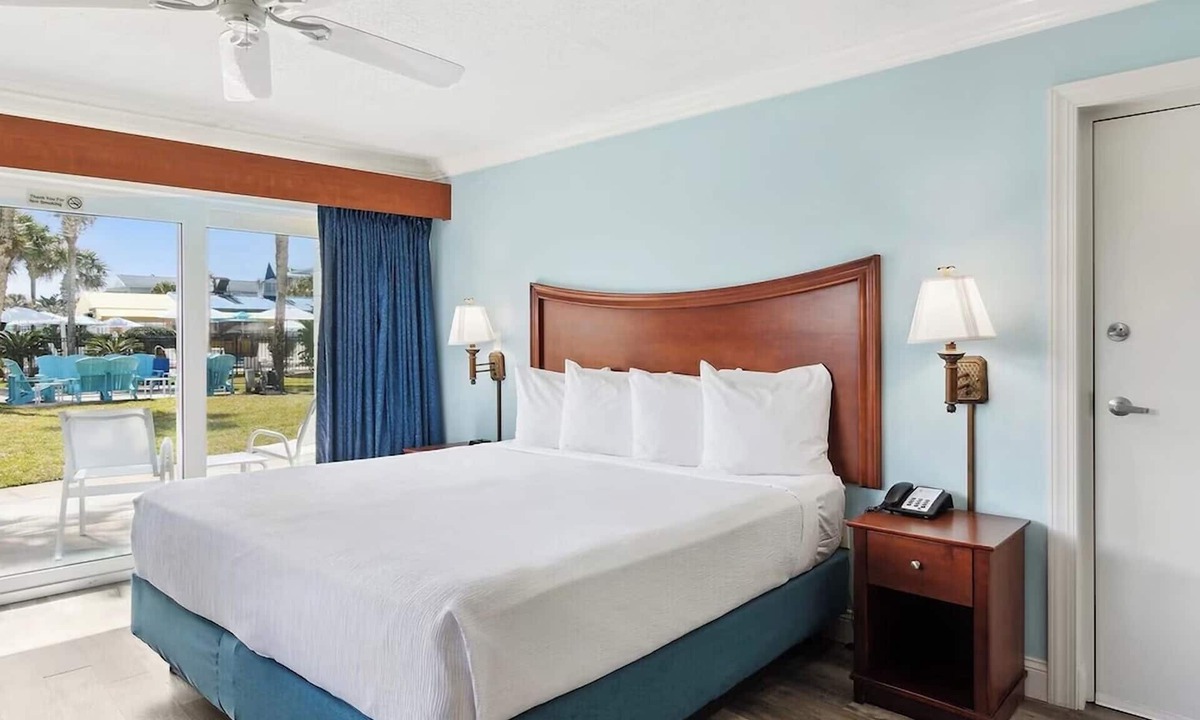 Neptune Beach Hotel | Tranquil Ocean View Suite, with Pool: Ideal for Adventure Seekers & Sunshine