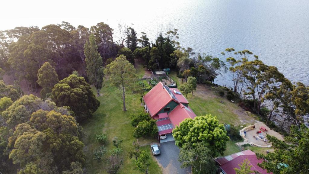 Deep Bay House | Tranquil Point