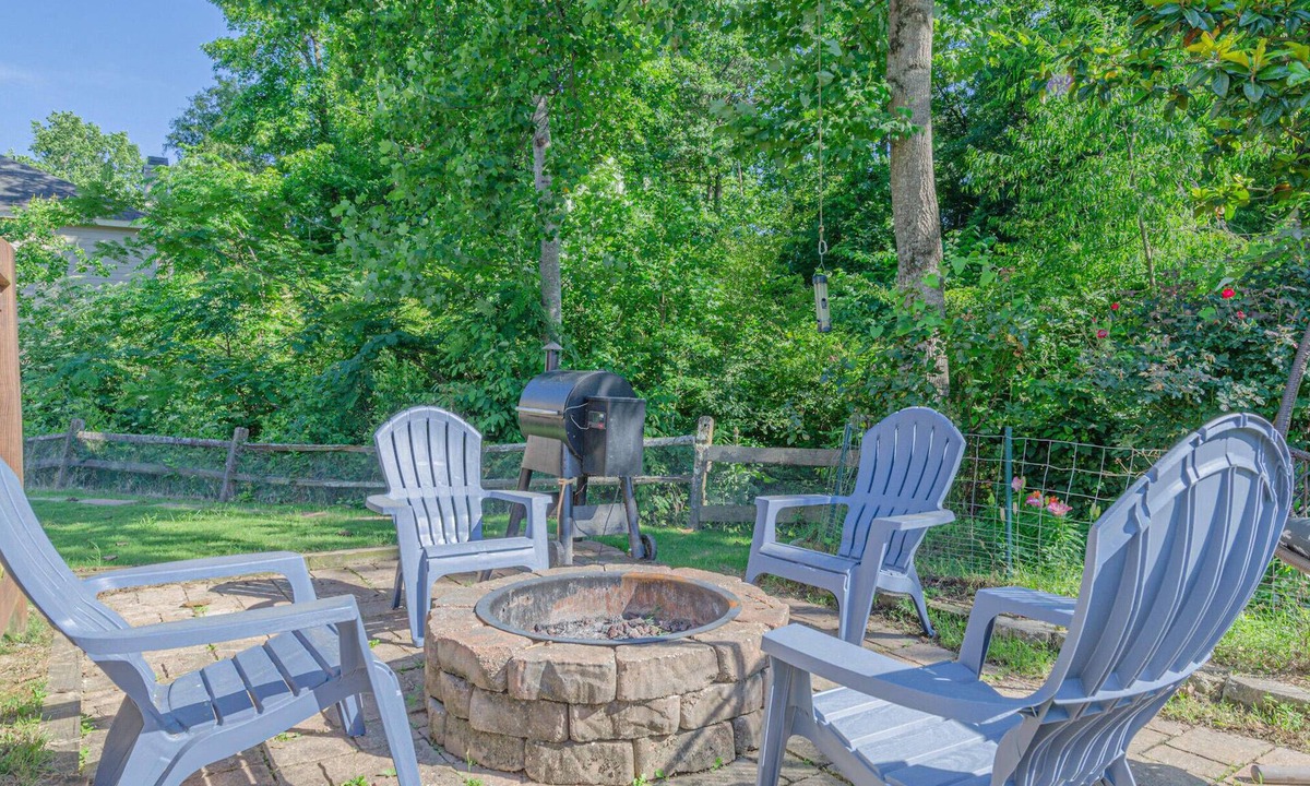 Fortson House | Tranquil Relaxation Family-friendly|Cozy4br|HotTub