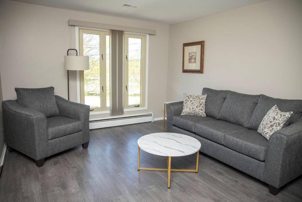 Moncton Apartment | Tranquil Retreats on Robinson