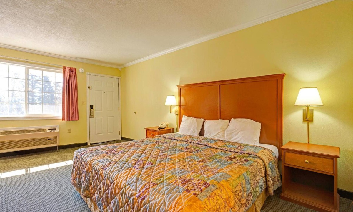 Stevenson Hotel | Tranquil Room Perfect for Nature Lovers – Close to Bridge of the Gods -4.4 miles