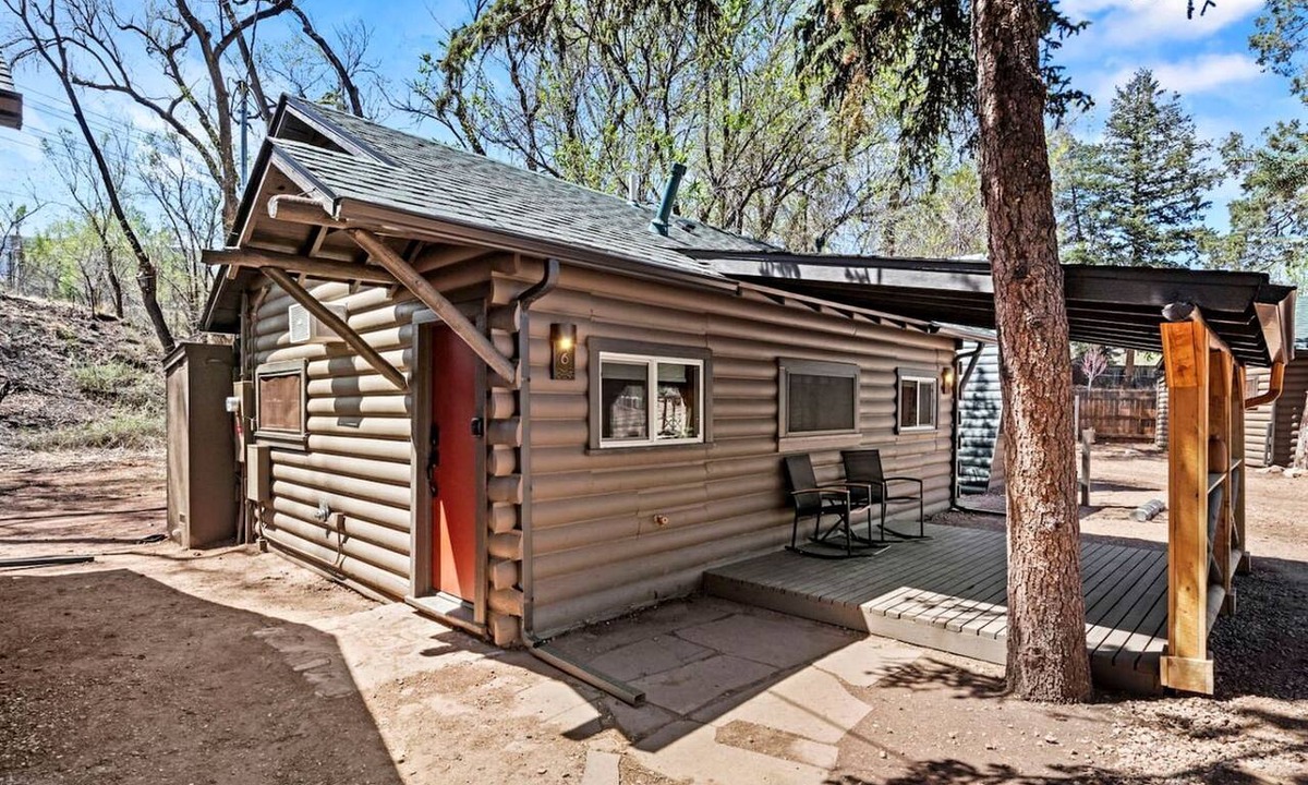 Colorado Springs Cabin | Tranquil Rustic Cabins with Scenic Mountain Access near Garden of the Gods, Colorado Springs CO