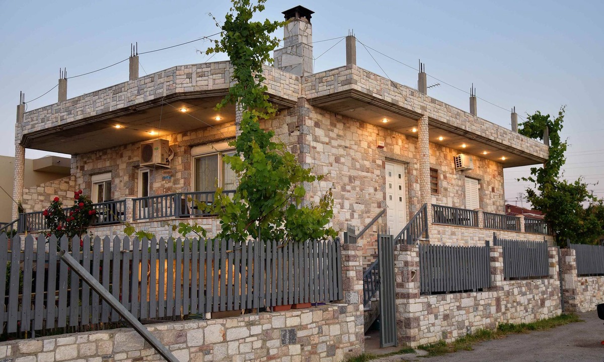 Korithion Villa | Tranquil Stone Villa- 5 min from the beach!