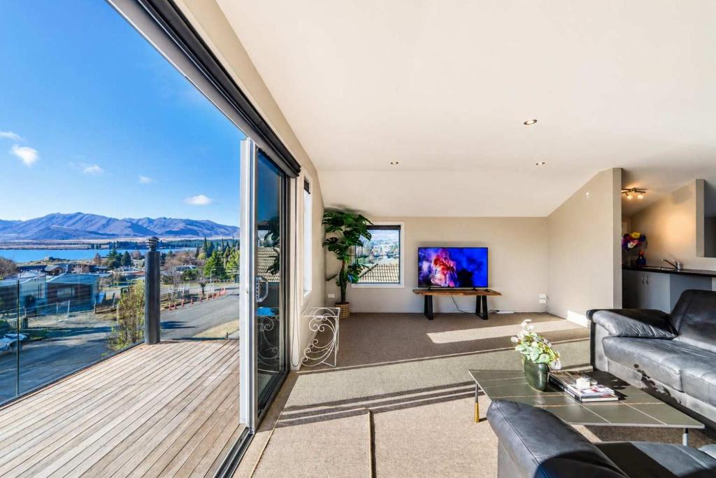Tekapo House | Tranquil Tekapo Stay Near Lake With Mountain Views
