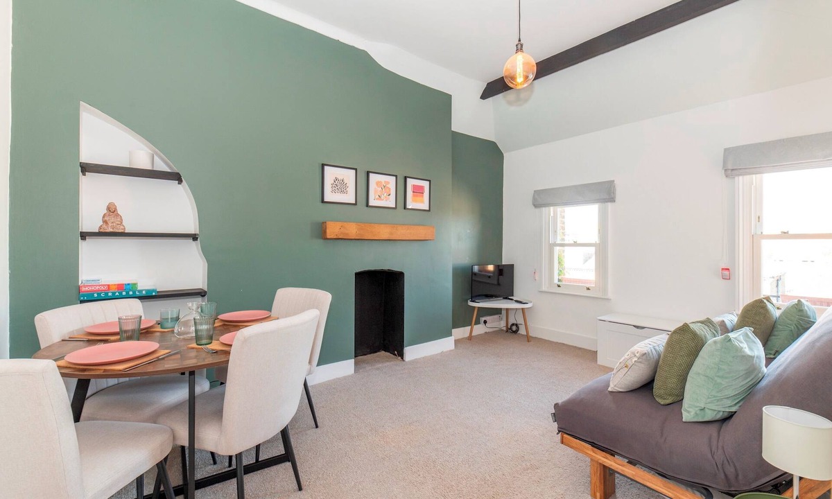 Twickenham Riverside Apartment | Tranquil Twickenham Gem 3 mins to Station & Thames - Pass the Keys