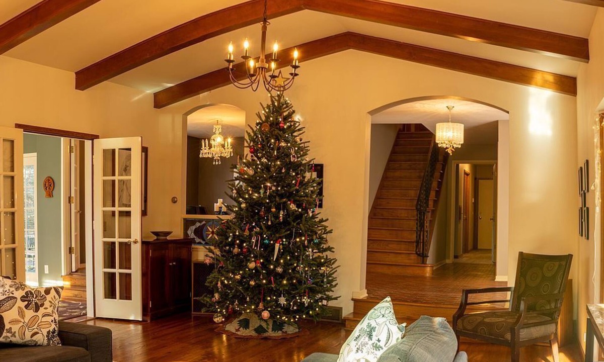 Madison House | Tranquil UNIQUE 3-Bedroom Hideaway Nestled in the Trees with Screened in Porch