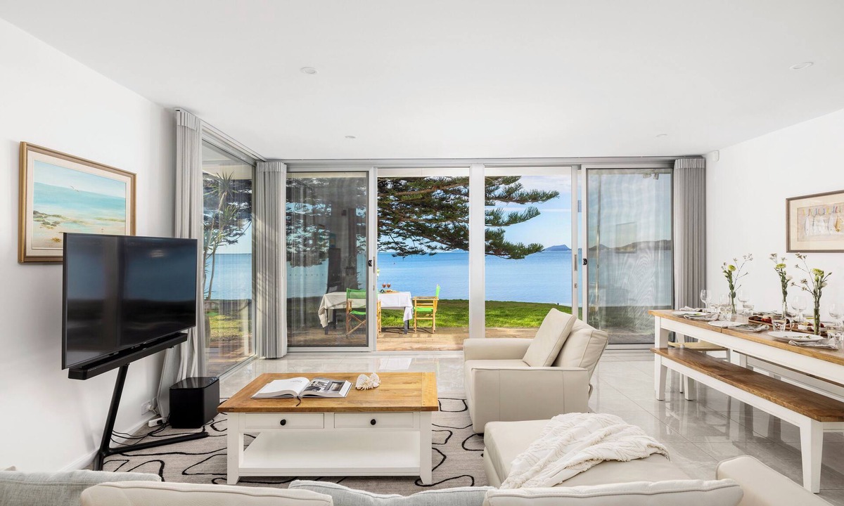 Salamander Bay House | Tranquil Waters - Luxury Waterfront Home with Stunning Views