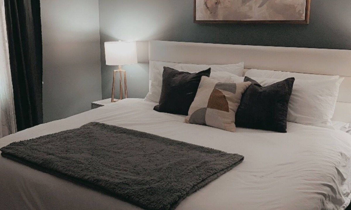 Bath Beach Condo | Tranquil Zen 2 Bedroom in heart of Brooklyn With out door space