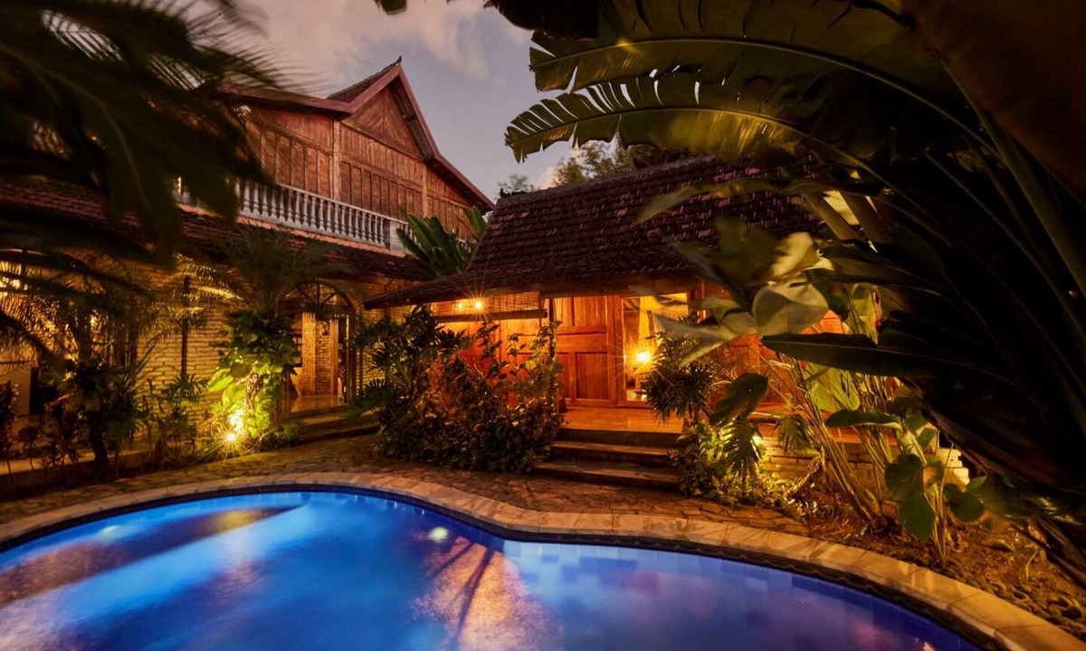 Tibubeneng Villa | Tranquility at the heart of Bali's best night and day spots. Berawa Beach Canggu