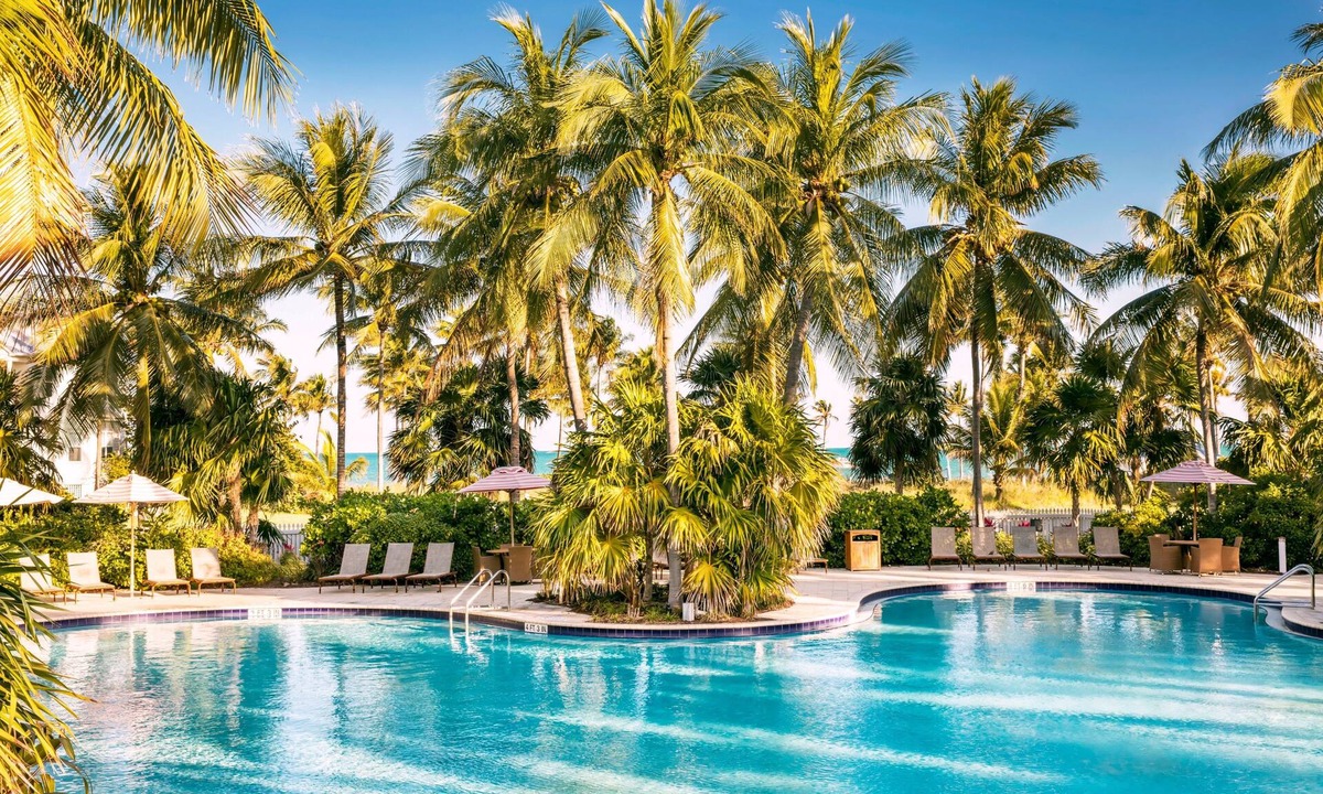 Marathon Hotel | Tranquility Bay Beachfront Hotel and Resort