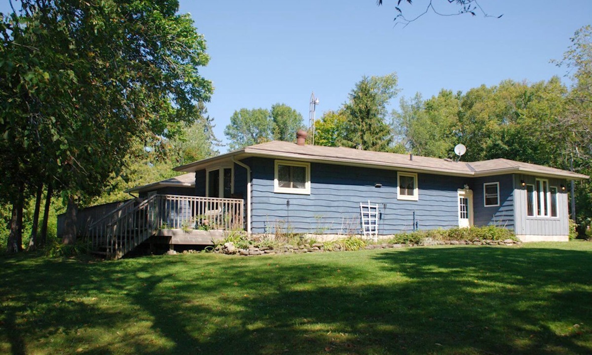 Campbellford Cottage | Tranquility on Lake Seymour, Trent Hills. Seymour Point a year round property.