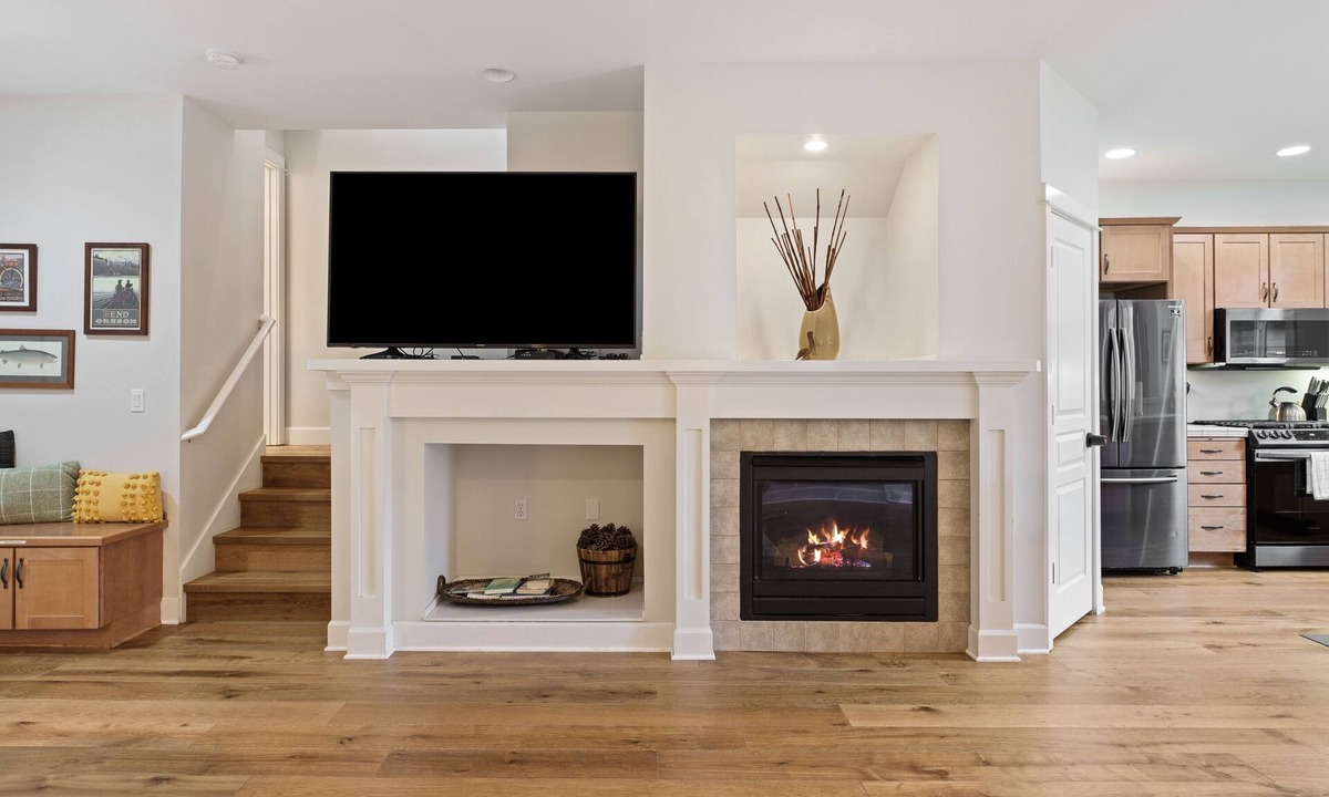 Southern Crossing Apartment | Tranquility On The Bluffs 3 Bedroom Townhouse by RedAwning