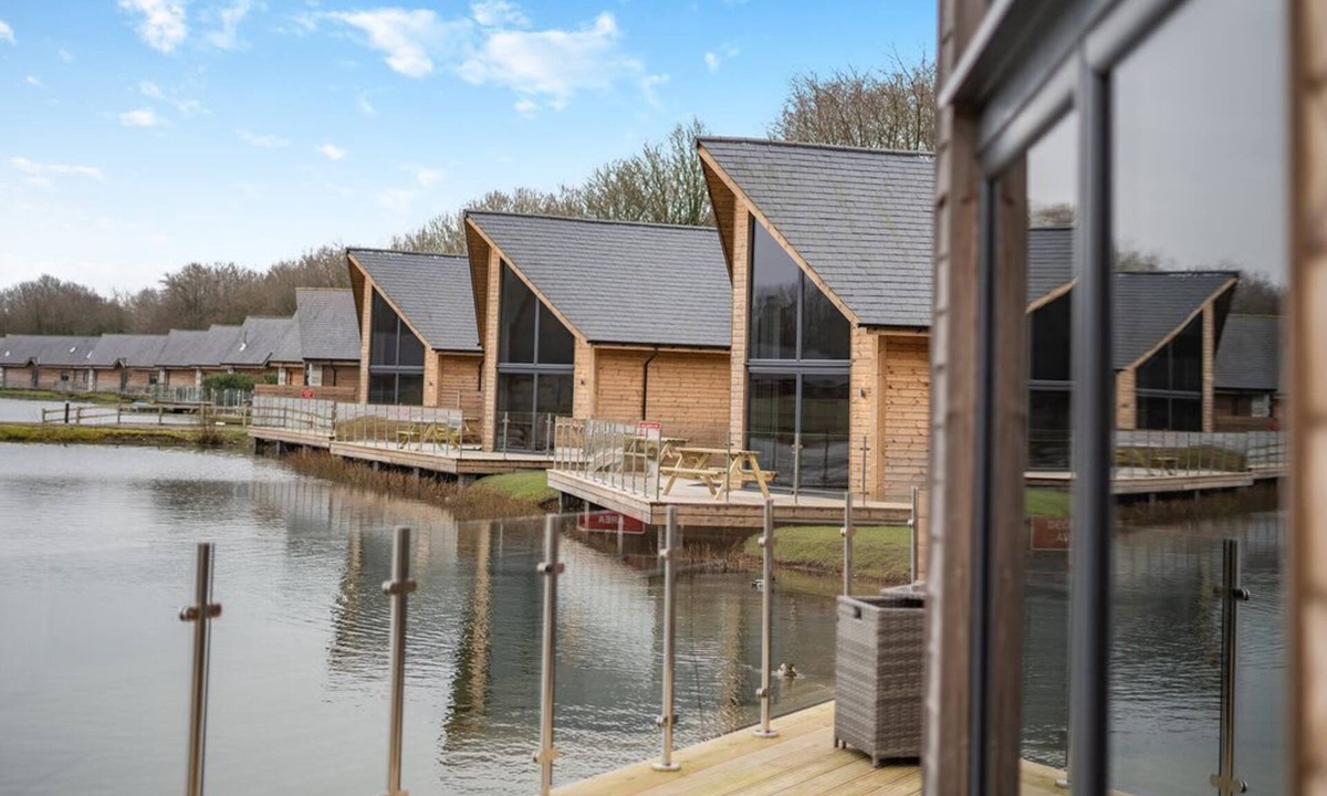 Tewitfield Cabin | Tranquillity 4, Carnforth